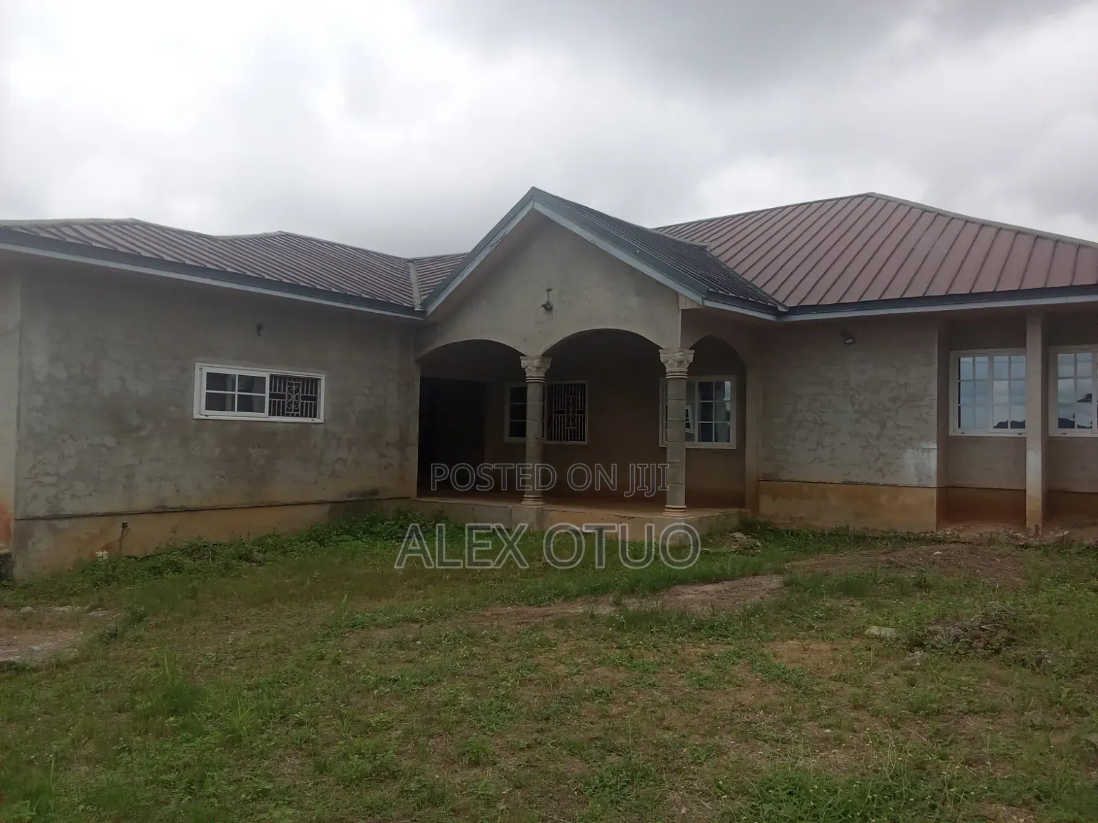 5bdrm House in Alex Otuo Properties, Kumasi Metropolitan for sale
