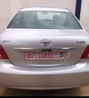 Toyota Yaris 2012 Silver