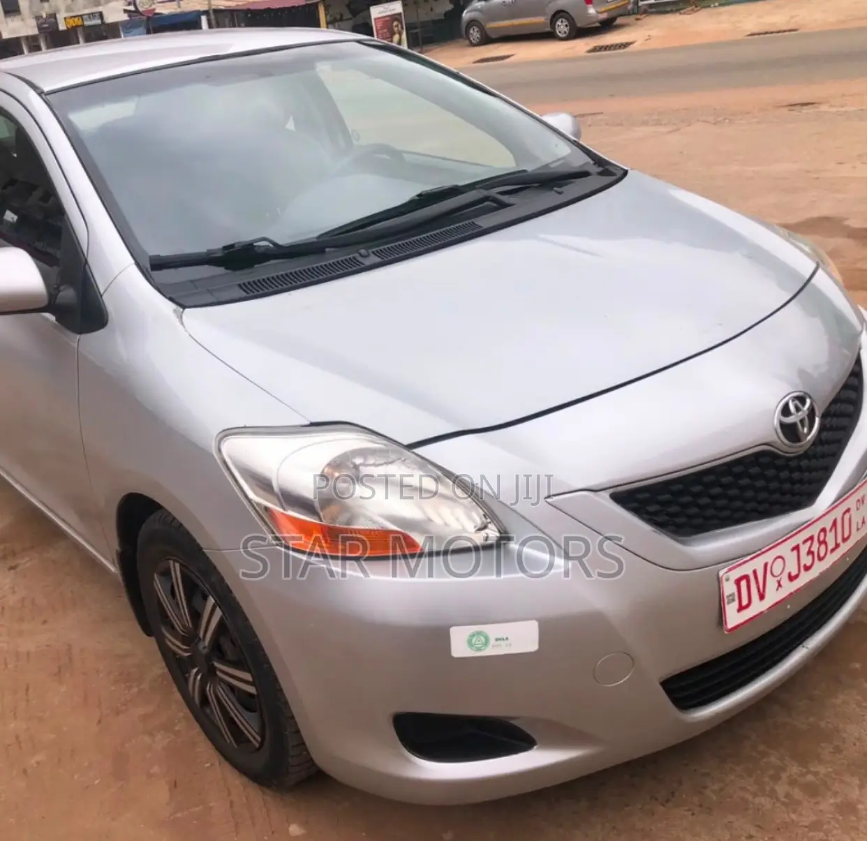 Toyota Yaris 2012 Silver