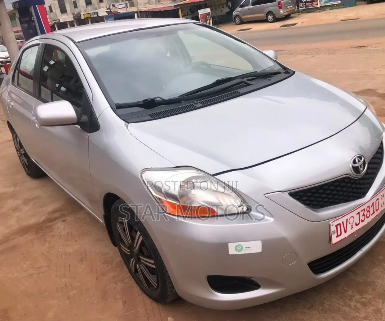 Toyota Yaris 2012 Silver