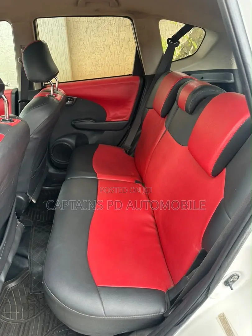 Honda Fit Automatic 2010 Silver
