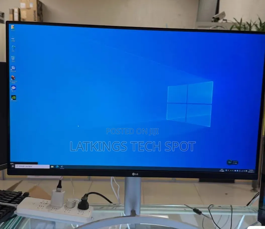 LG 32 Inch IPS 3840✘2160 60hz