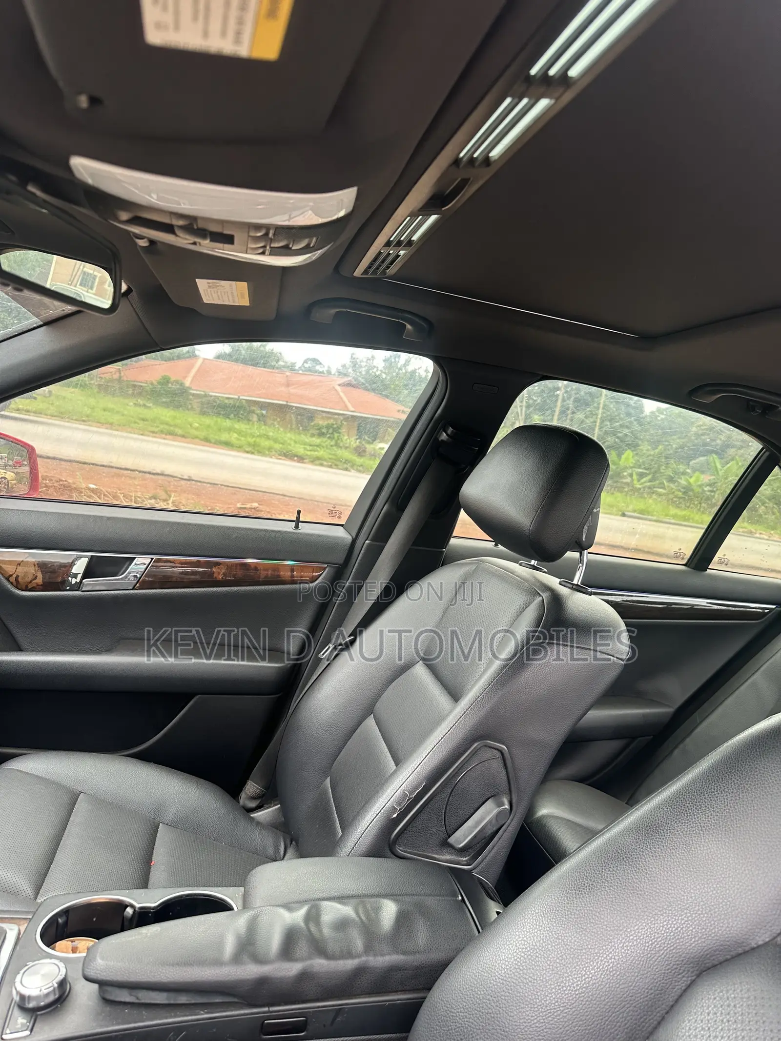 Mercedes-Benz C250 2012 Red