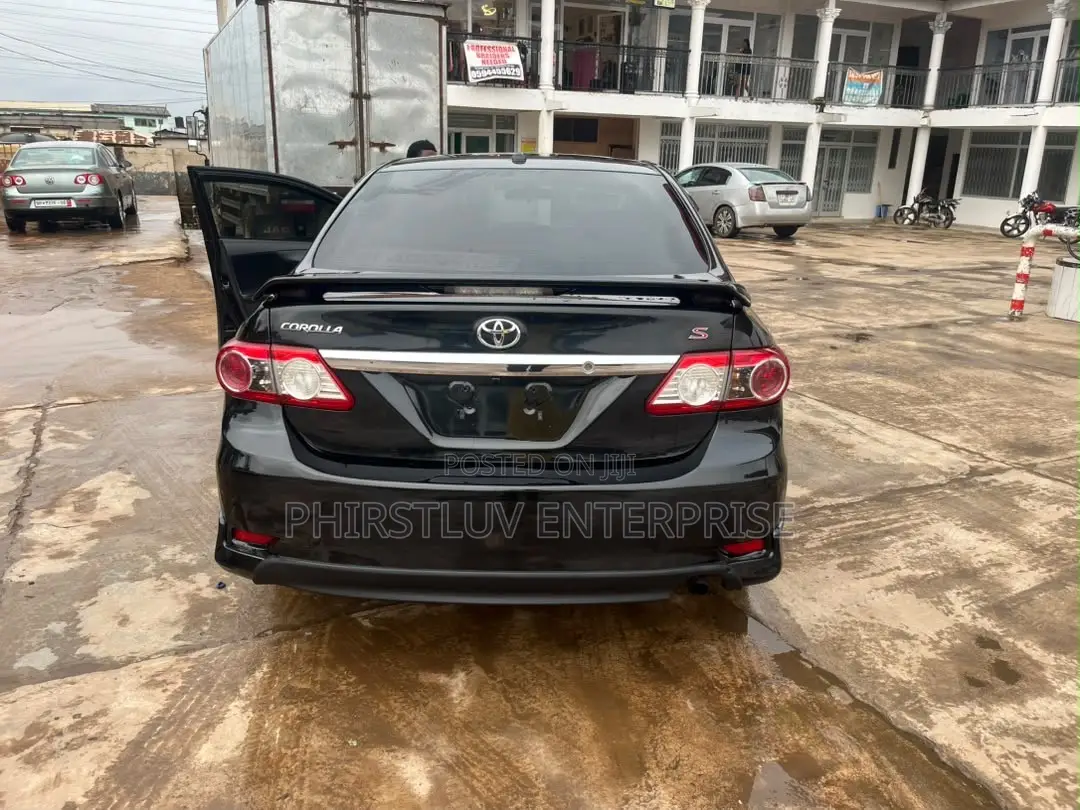 Toyota Corolla 2013 Black