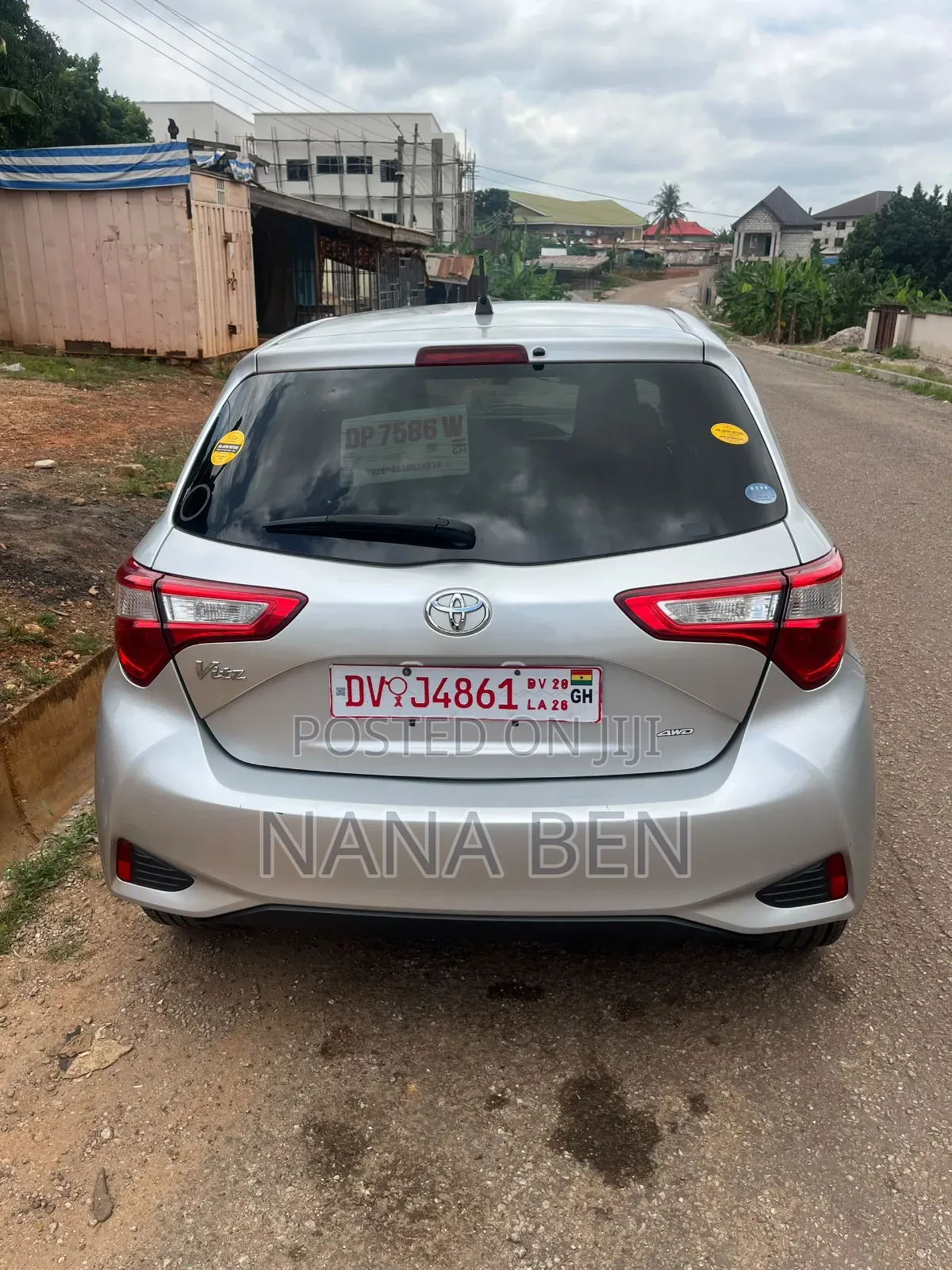 Toyota Vitz 2017 Silver