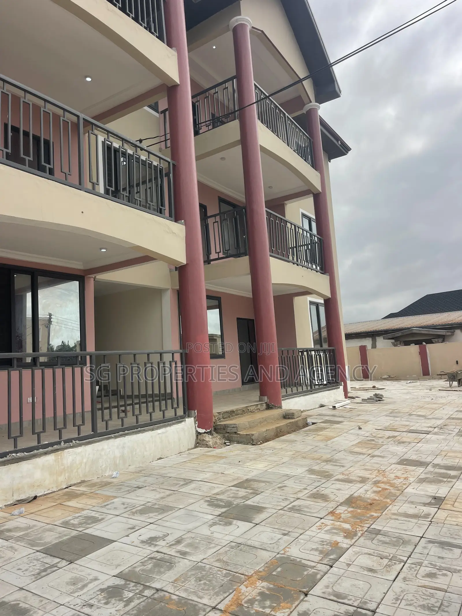 2bdrm Apartment in Lashibi, Sakumono for rent