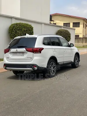 Mitsubishi Outlander SEL AWC 2017 White