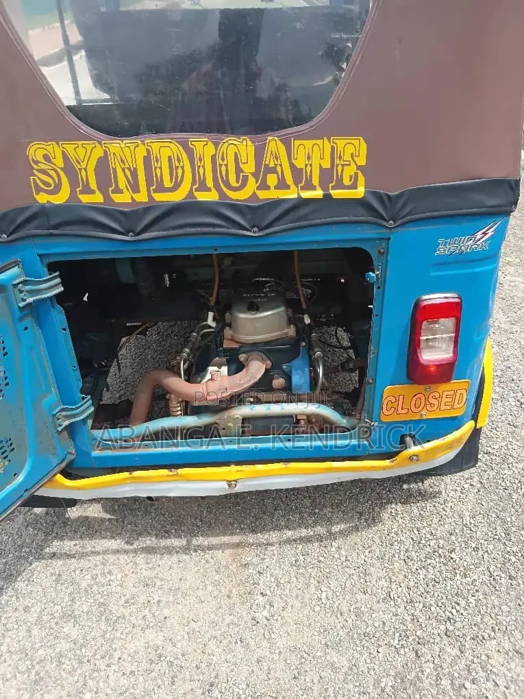 Bajaj RE 2025 Blue