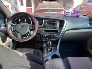 Kia K5 2.0 500h 2014 Red