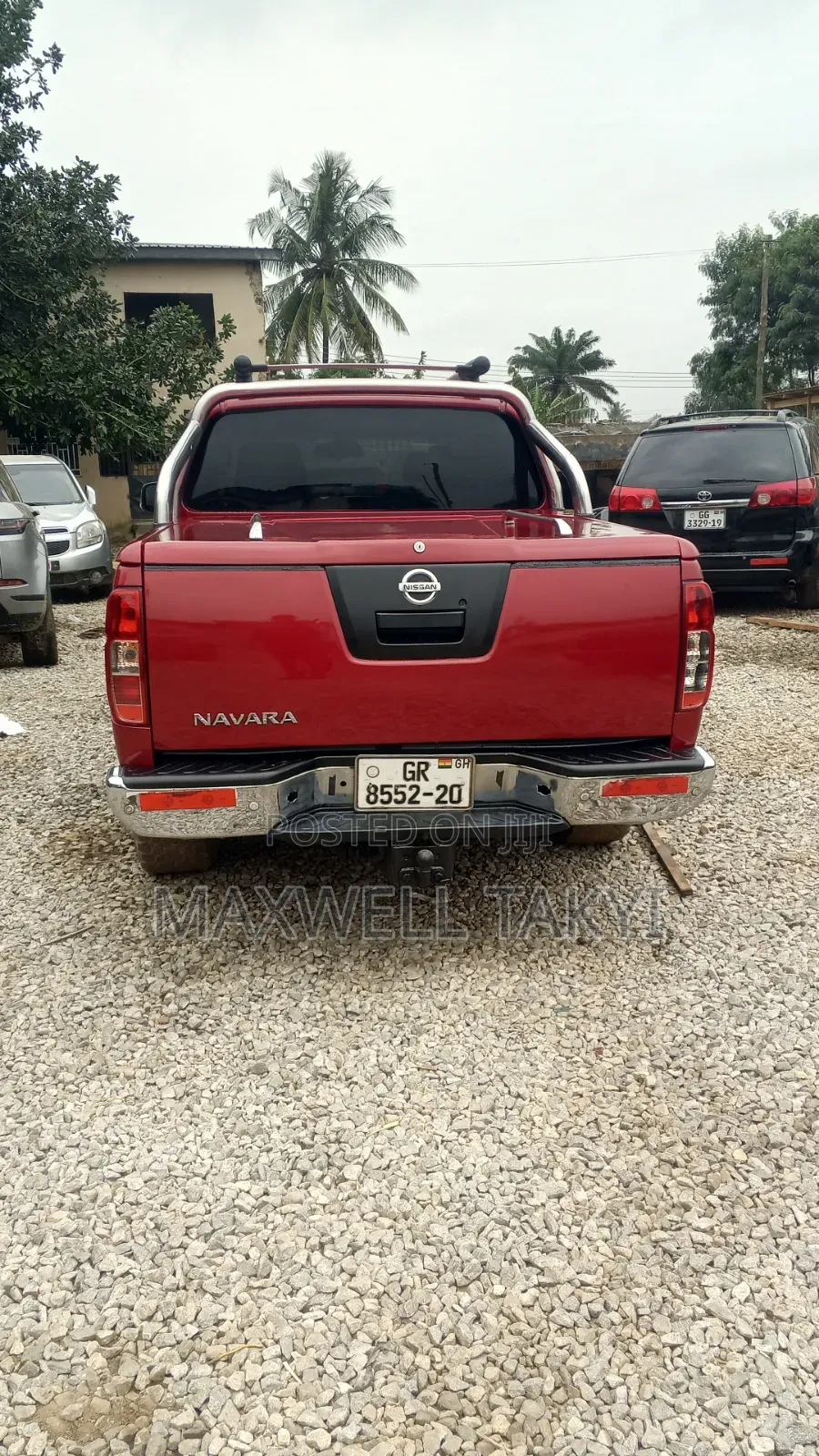 Nissan Navara 2011 Red