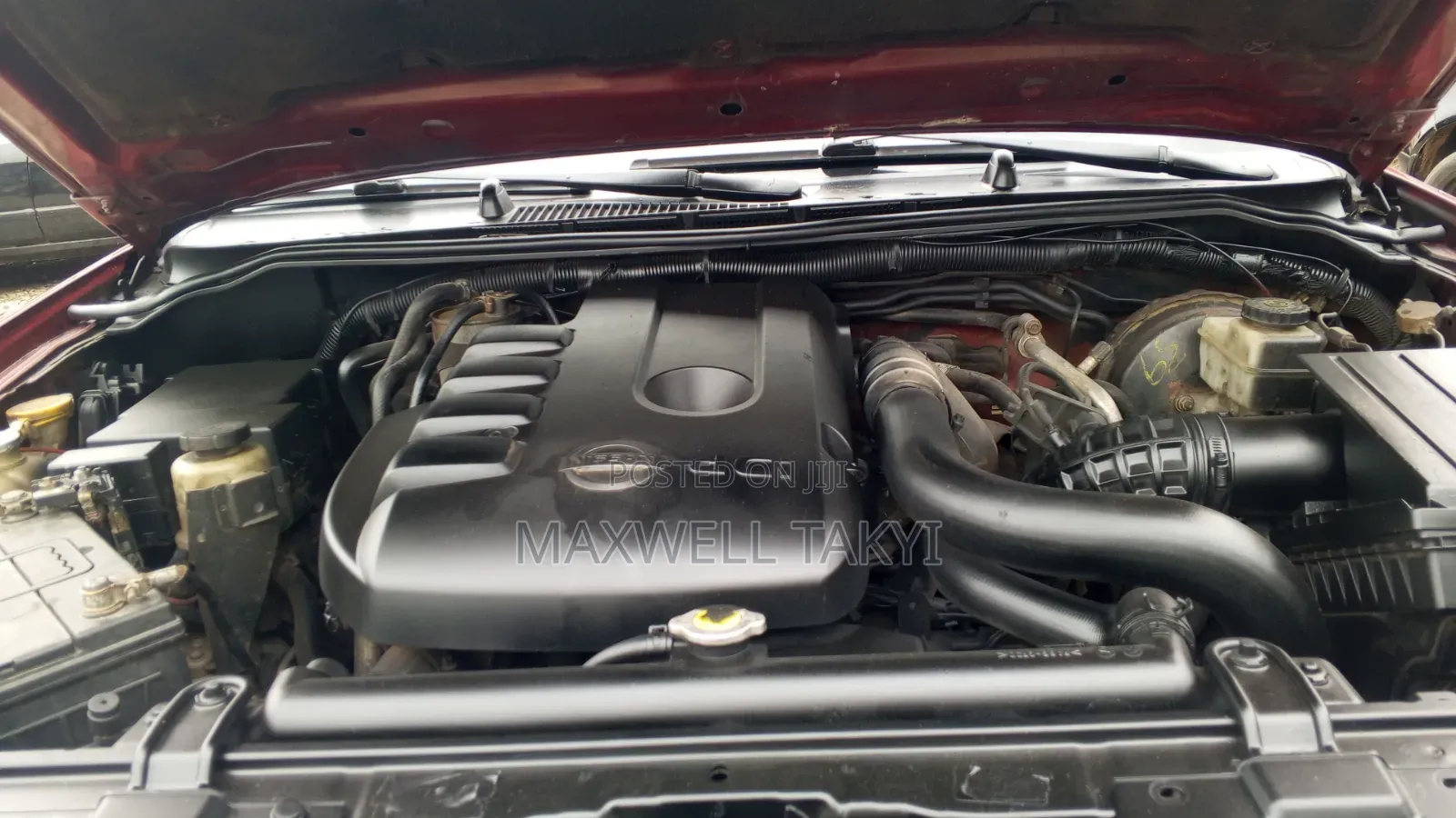 Nissan Navara 2011 Red
