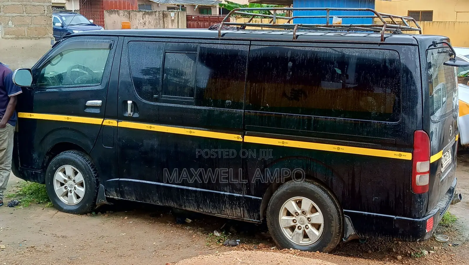 Toyota HiAce 2012 Black