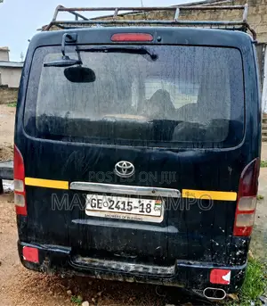 Toyota HiAce 2012 Black