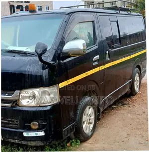Toyota HiAce 2012 Black