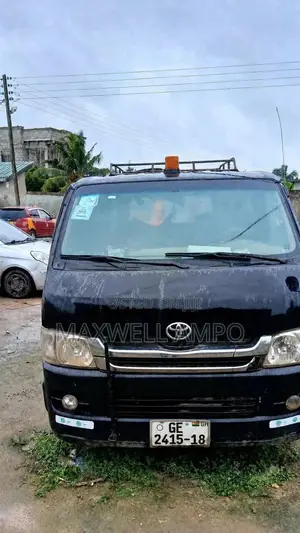 Toyota HiAce 2012 Black