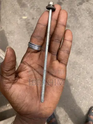 Self Tapping Roofing Screws 5.5 X 5 Inches 100 in the Box