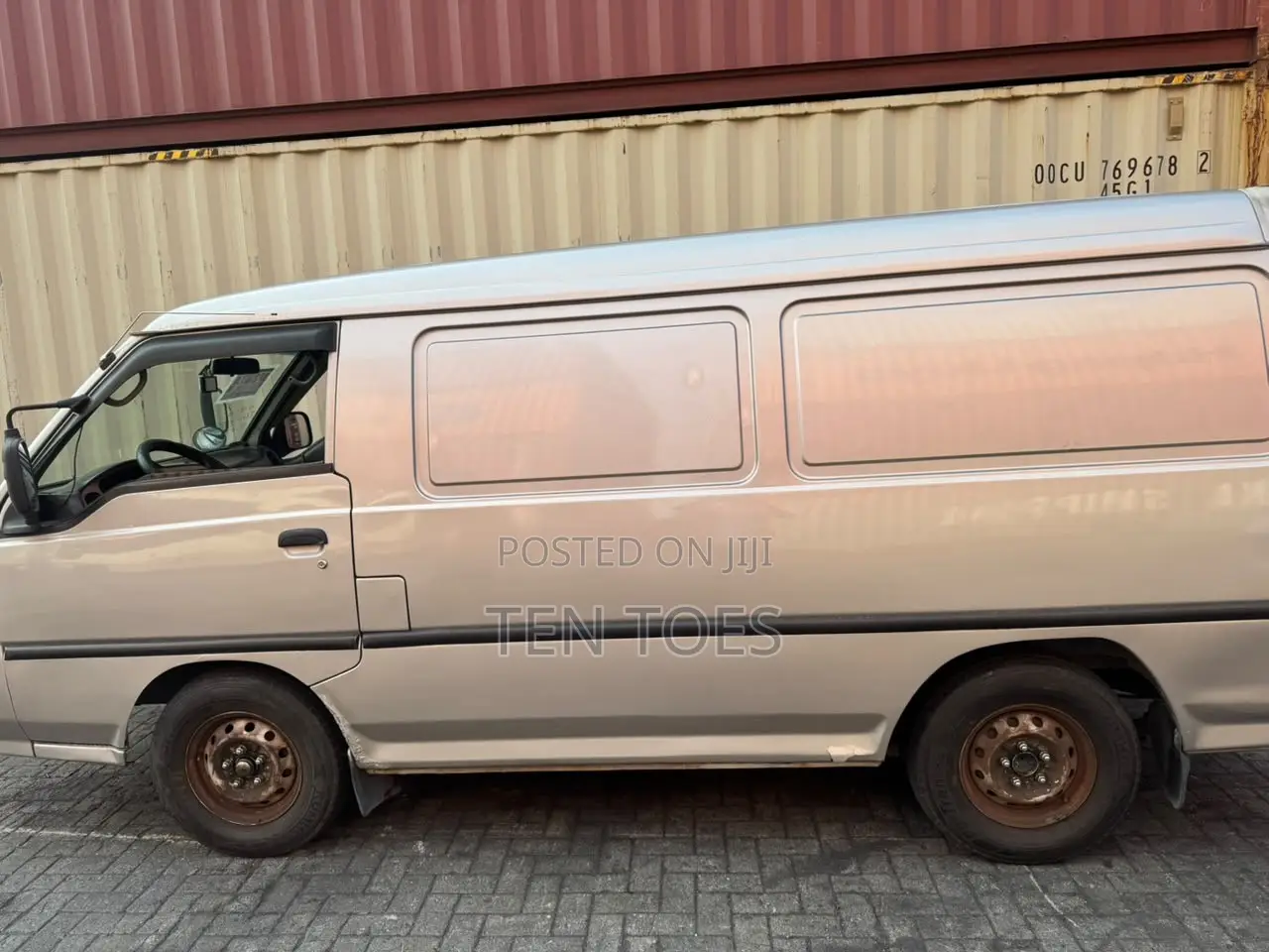 Hyundai H-100 2004 Silver