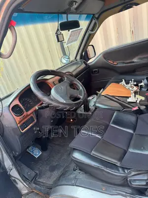 Hyundai H-100 2004 Silver
