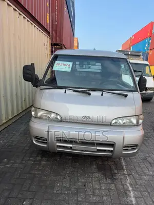 Hyundai H-100 2004 Silver