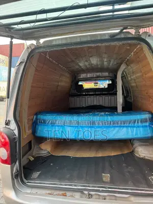 Hyundai H-100 2004 Silver