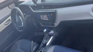 Toyota Corolla LE Eco (1.8L 4cyl 2A) 2018 Black