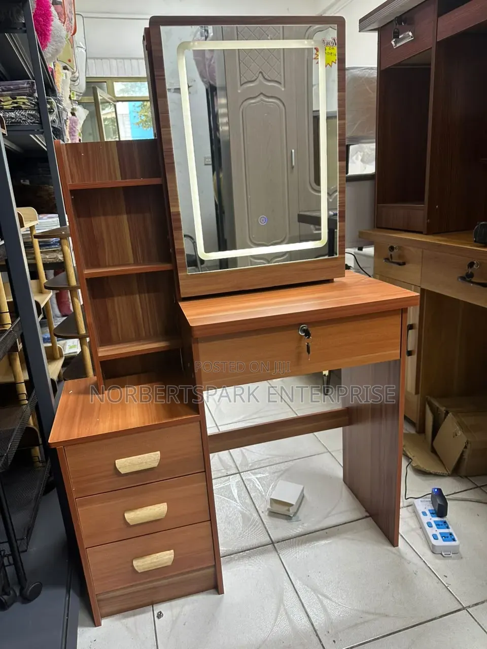 Dressing Table With LED