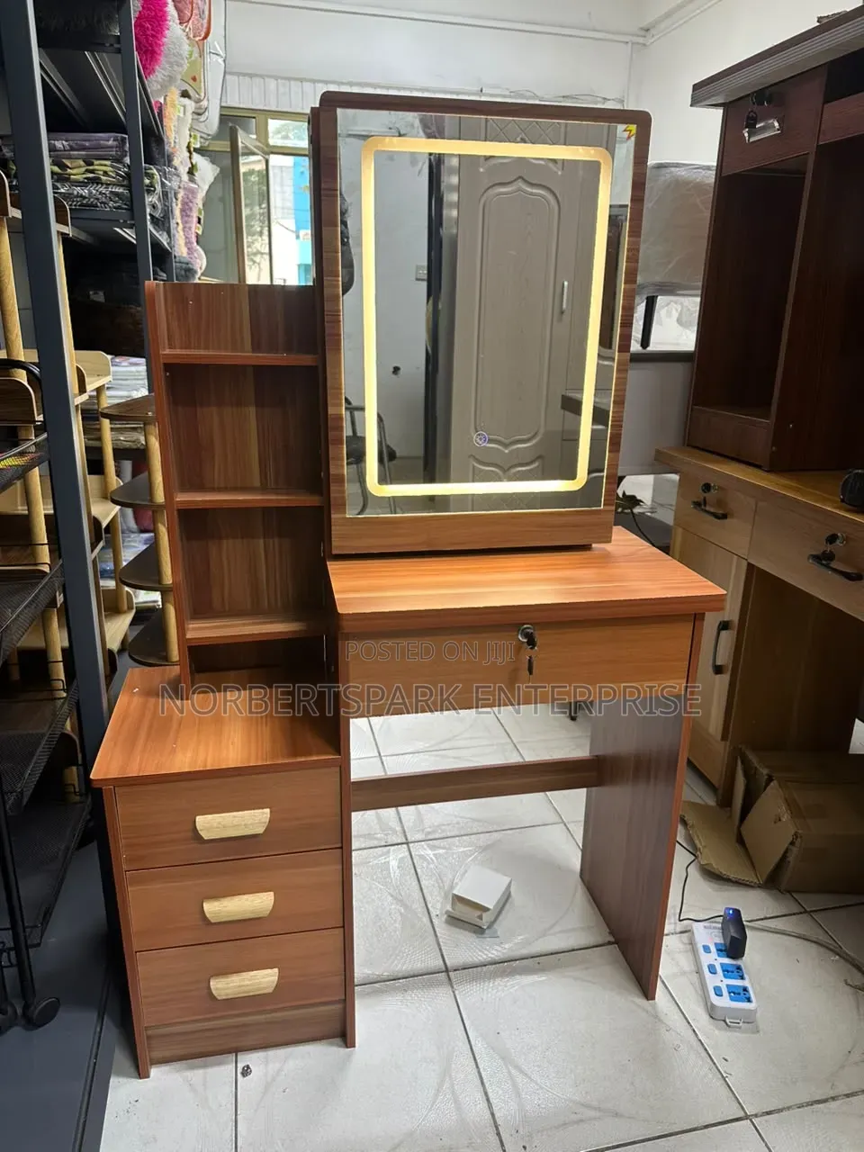 Dressing Table With LED
