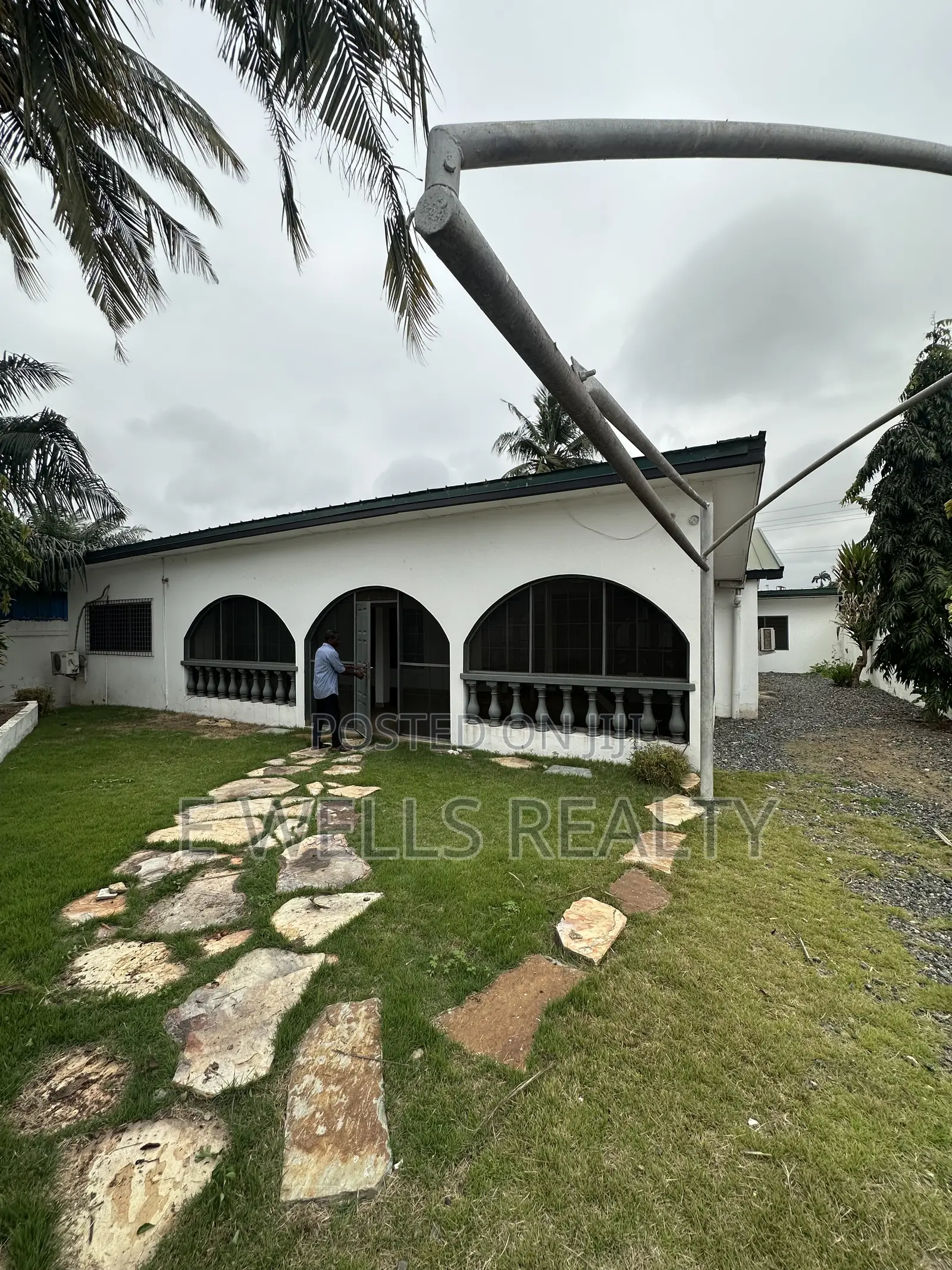 4bdrm House in Nyaniba for sale