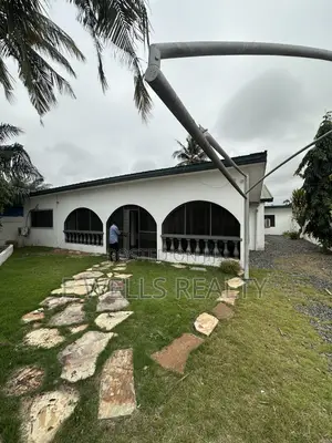 4bdrm House in Nyaniba for sale