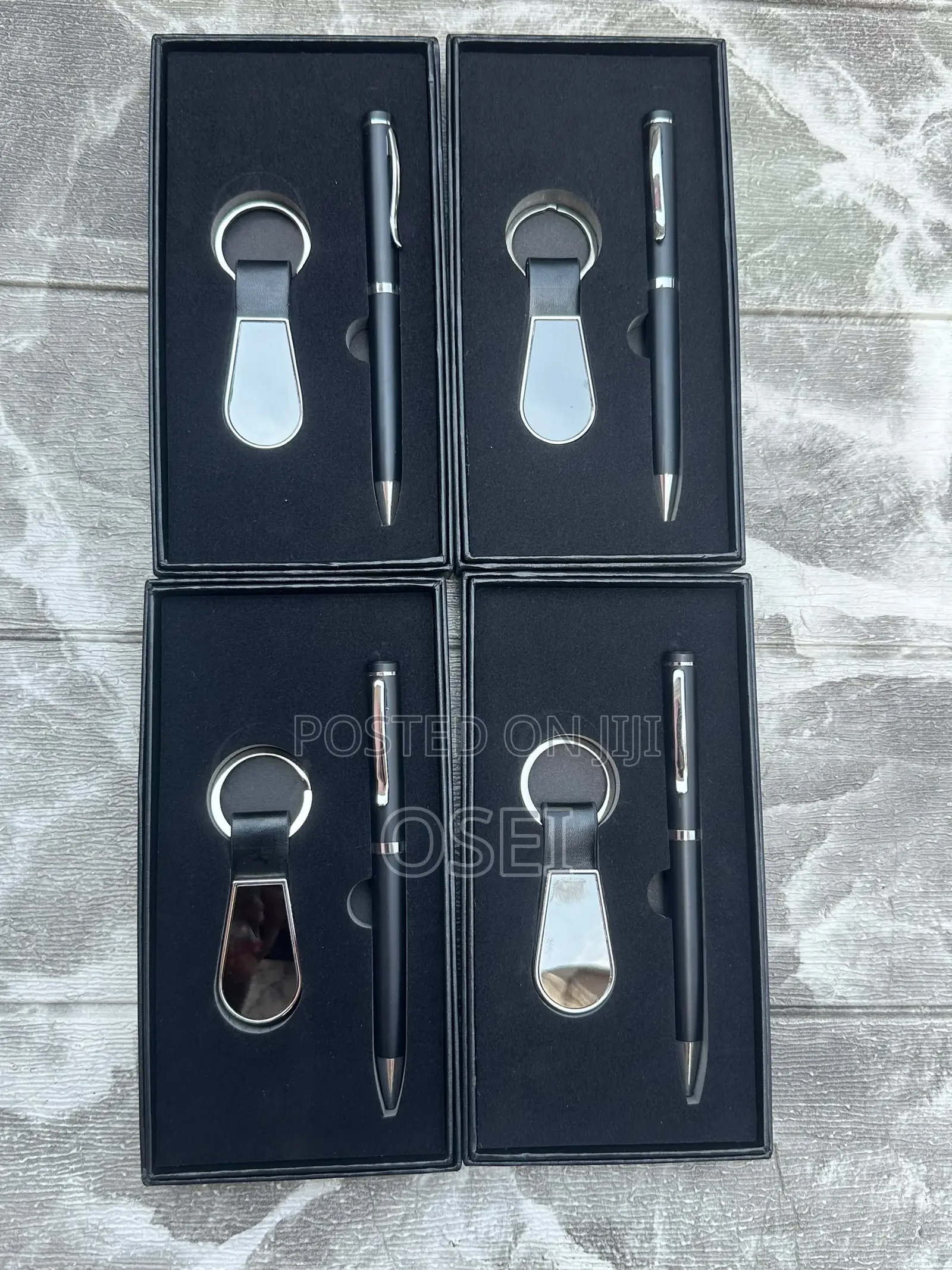Oval Keyholder Set