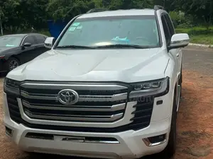 Toyota Land Cruiser 4.5 V8 DSL 2014 White