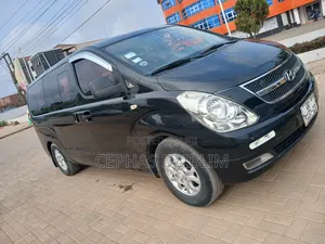 Hyundai Starex 2011 Black