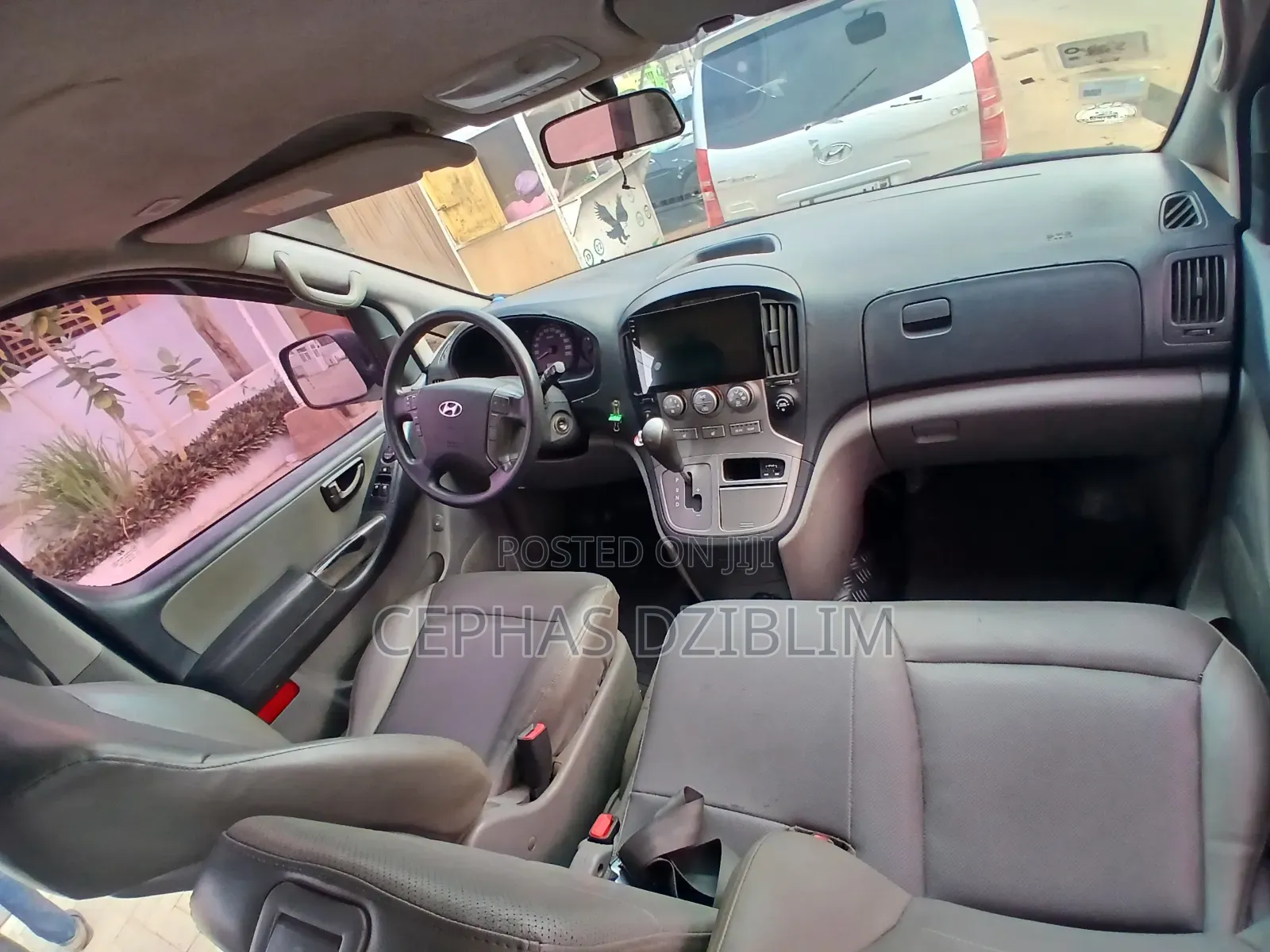 Hyundai Starex 2011 Black