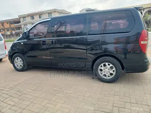 Hyundai Starex 2011 Black