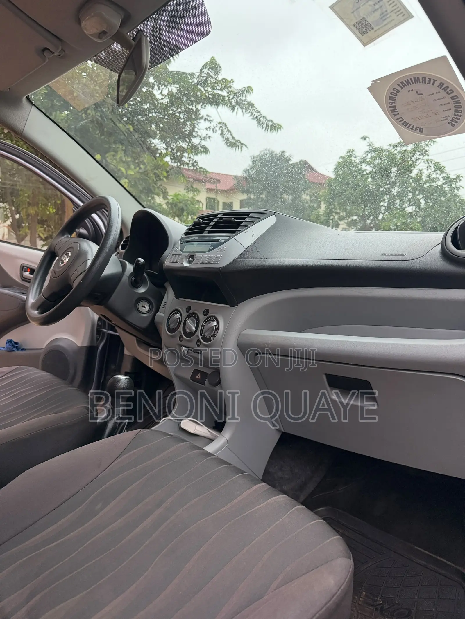 Nissan Pixo 1.0 FWD 2012 Gray