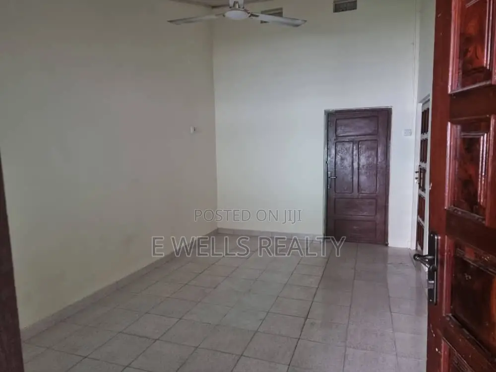 4bdrm House in Nyaniba for sale
