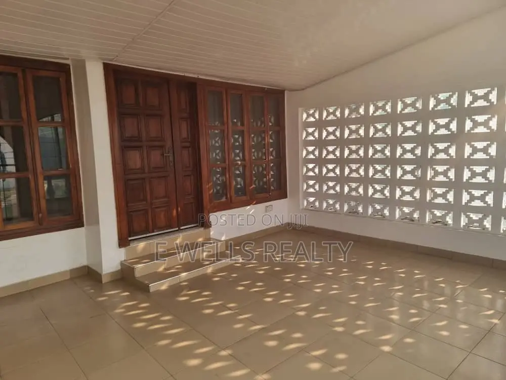 4bdrm House in Nyaniba for sale