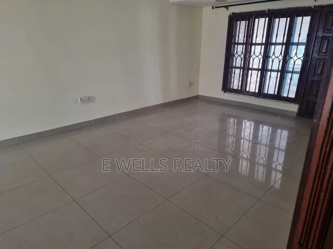 4bdrm House in Nyaniba for sale