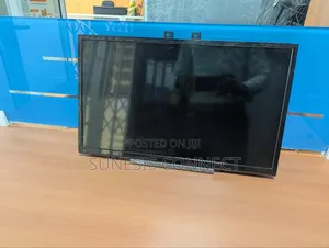 24-Inch Toshiba Televesion Set [TV / Monitor]