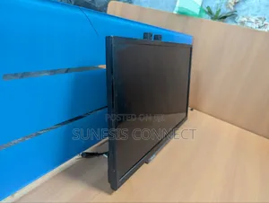24-Inch Toshiba Televesion Set [TV / Monitor]