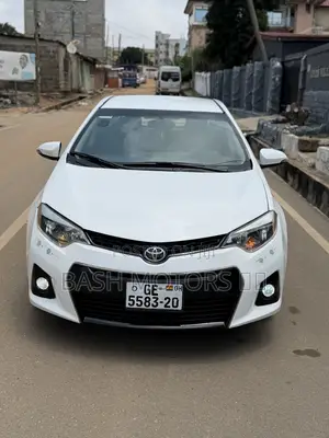 Toyota Corolla S 4dr Sedan (1.8L 4cyl CVT) 2015 White
