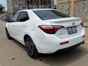 Toyota Corolla S 4dr Sedan (1.8L 4cyl CVT) 2015 White