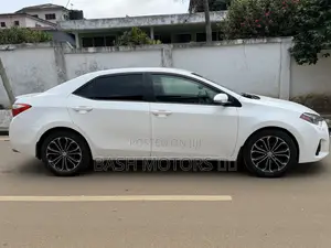 Toyota Corolla S 4dr Sedan (1.8L 4cyl CVT) 2015 White