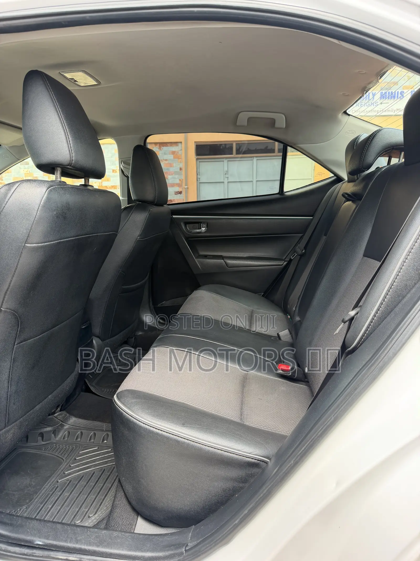 Toyota Corolla S 4dr Sedan (1.8L 4cyl CVT) 2015 White
