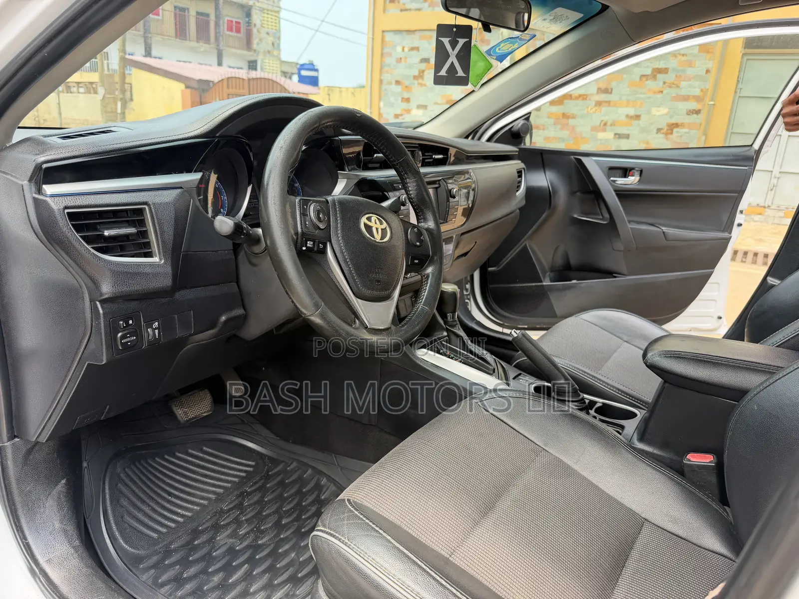 Toyota Corolla S 4dr Sedan (1.8L 4cyl CVT) 2015 White