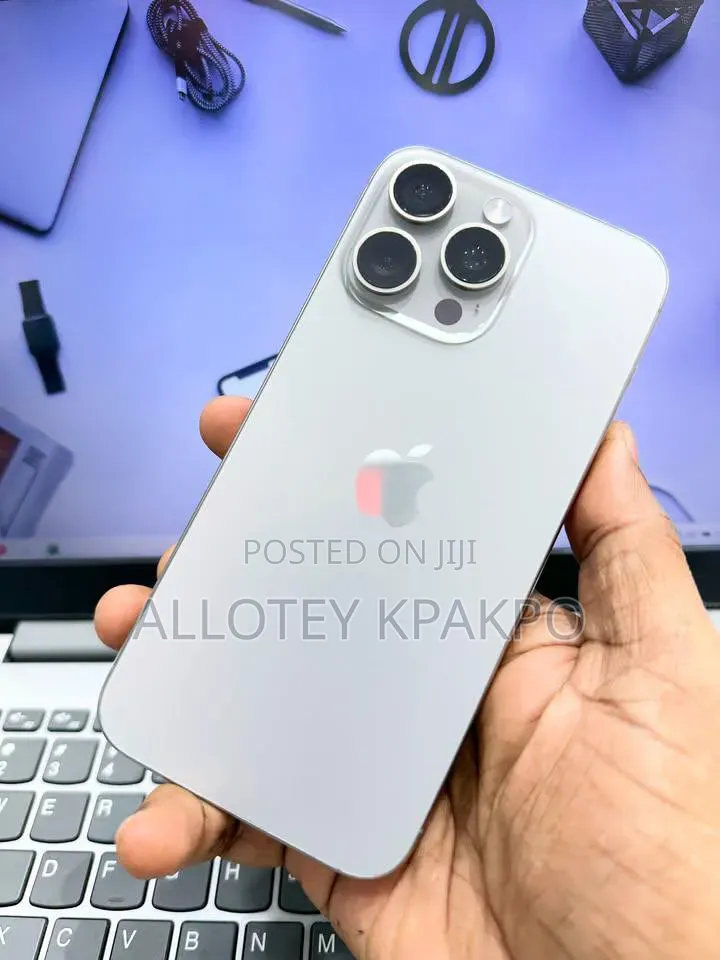 Apple iPhone 15 Pro Max 256 GB Silver
