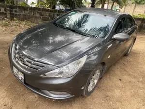 Hyundai Sonata GLS Sedan FWD (2.4L 4cyl 6A) 2013 Gray