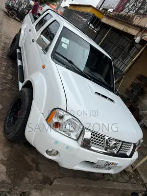 Nissan Hardbody 2012 White