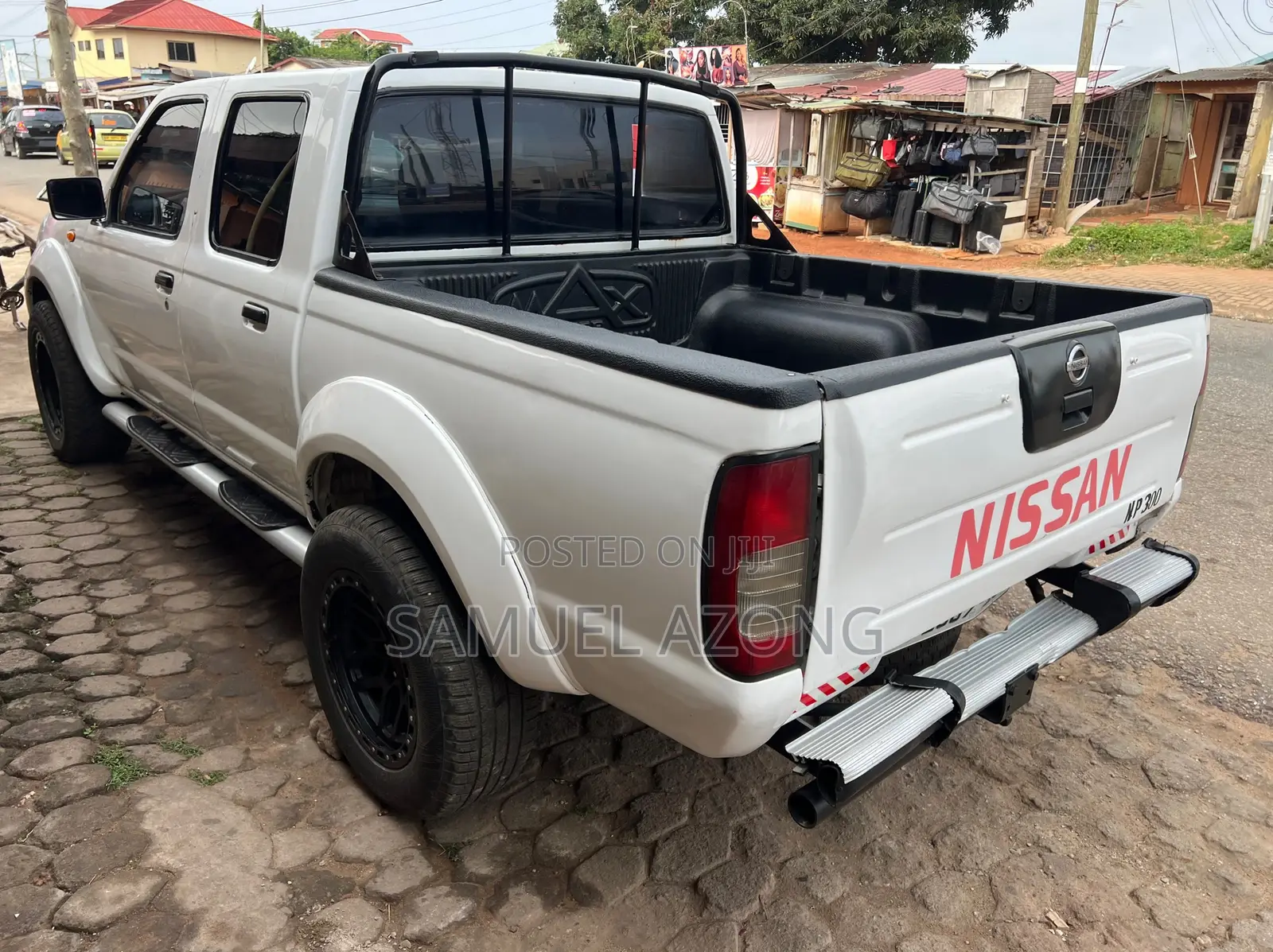 Nissan Hardbody 2012 White