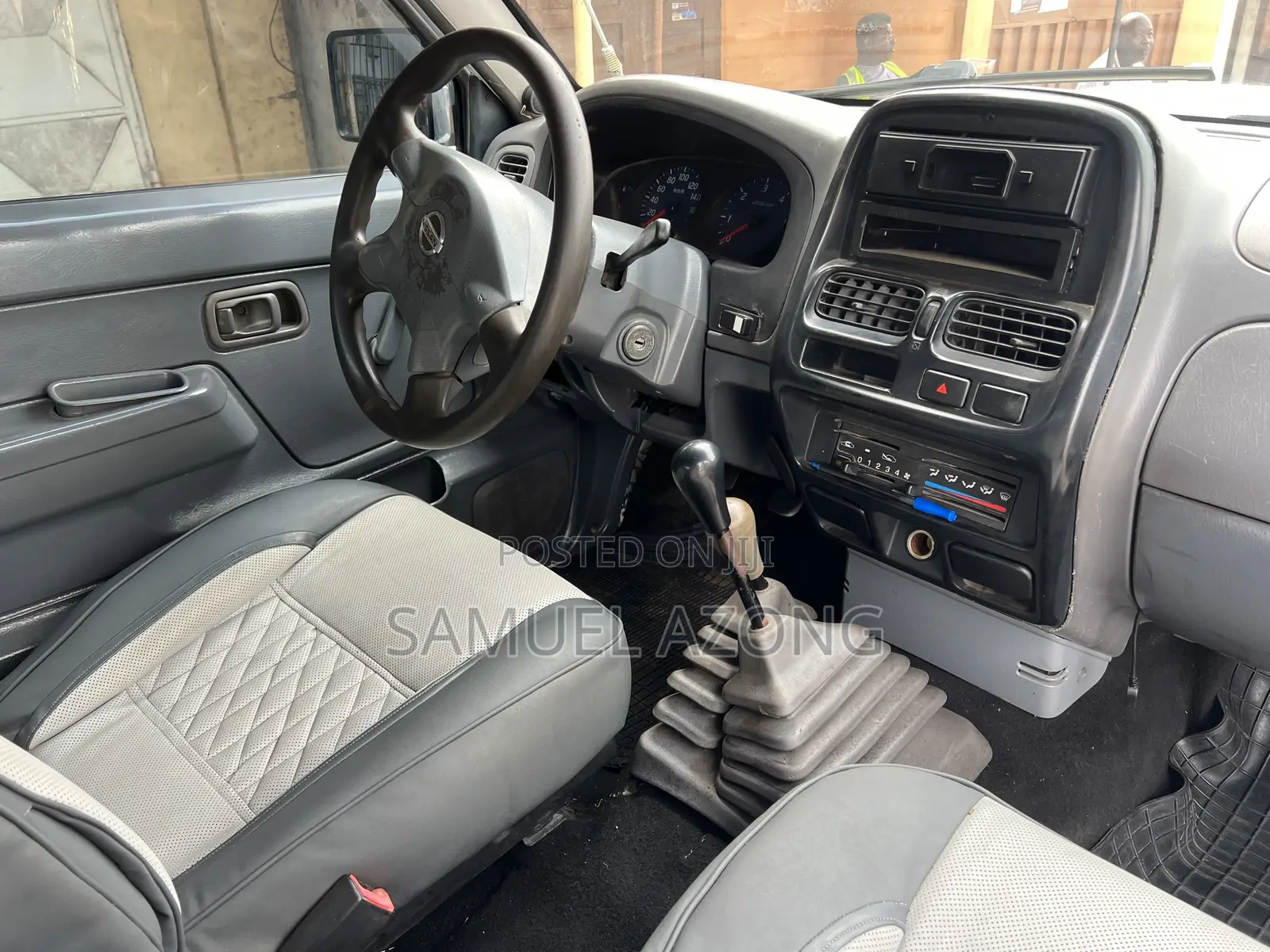 Nissan Hardbody 2012 White